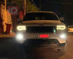 جیپ گراند شیرۆکی